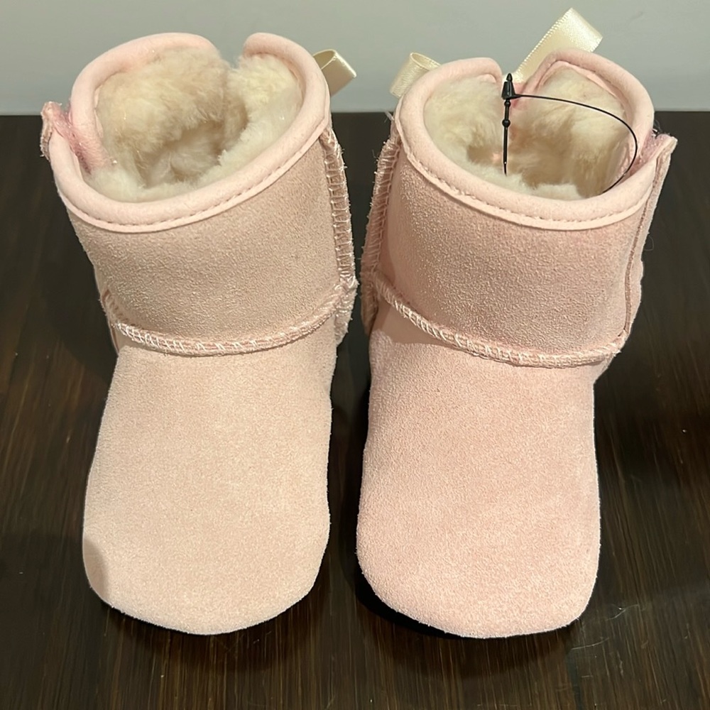 UGG Baby Jesse Bow II Boot, 2-3 Infant, unworn!